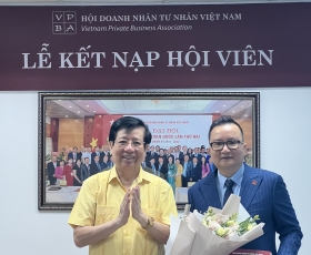PGS. TS. Nguyễn Trọng Điều (bên trái) và ông Nguyễn Tiến Thắng (bên phải)
